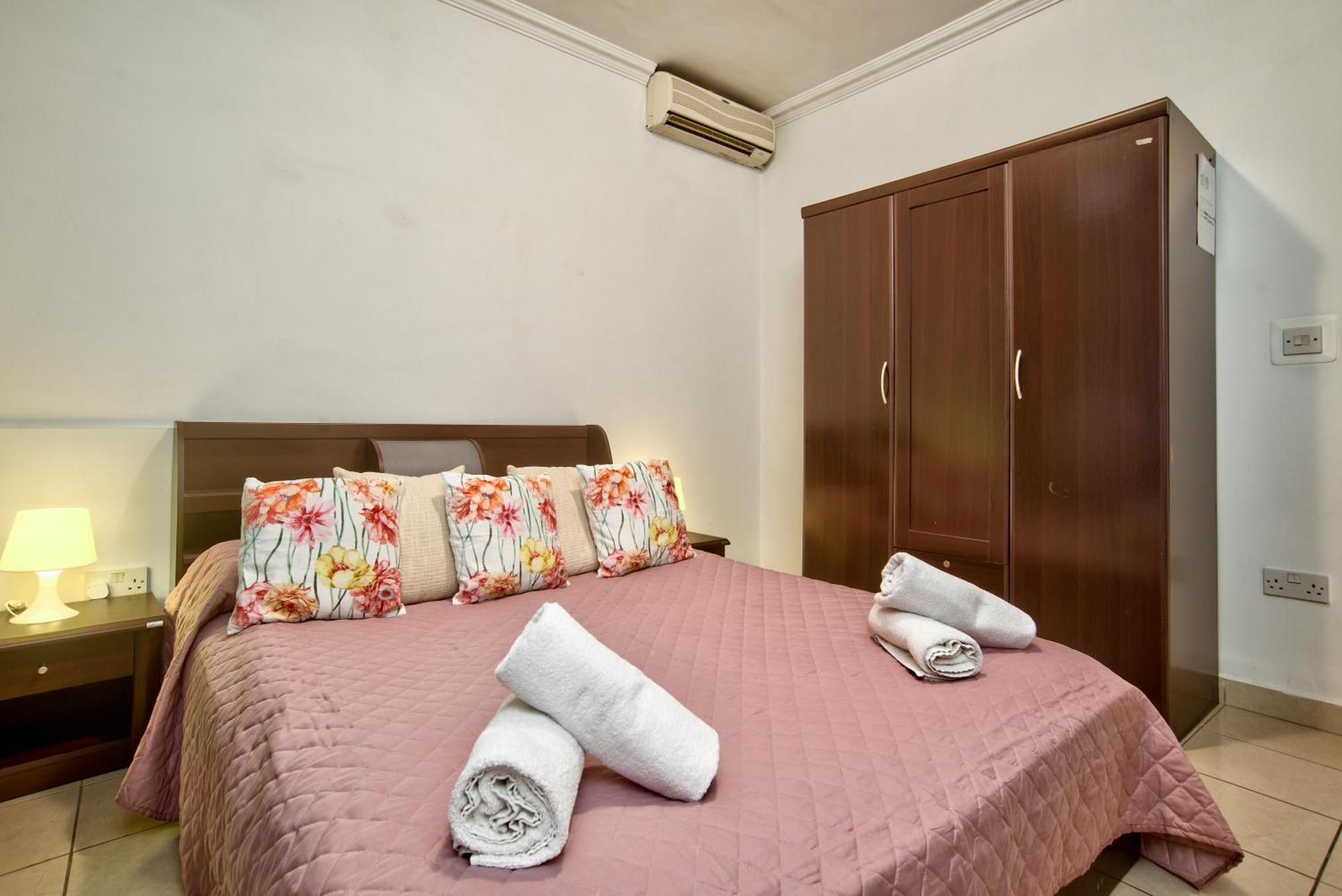 Saint Julian's Morina Court - Seaview Apartments And Penthouse In St Julians By Shortletsmalta מראה חיצוני תמונה